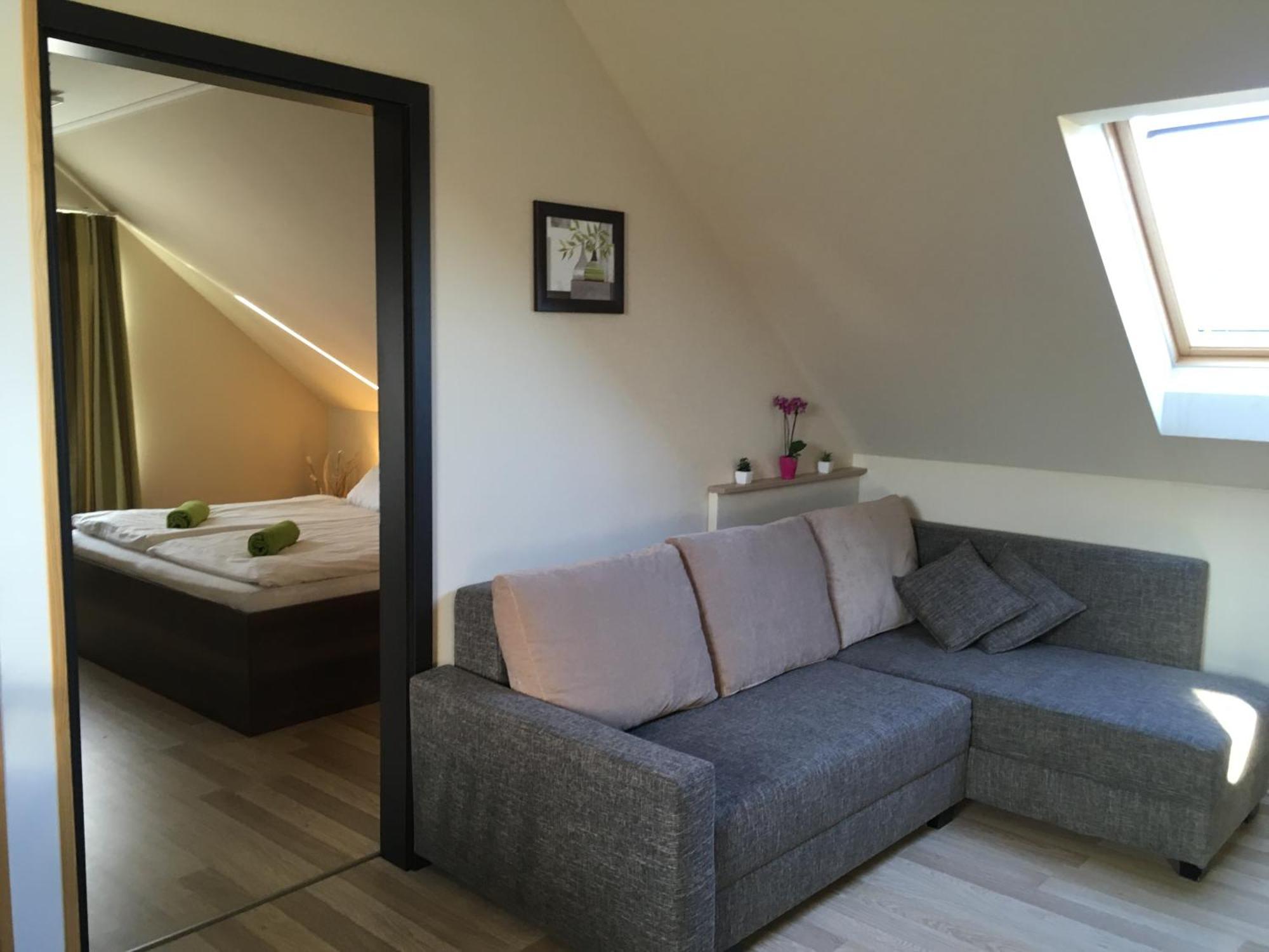 Dunazug Apartmanhaz Domos Luaran gambar