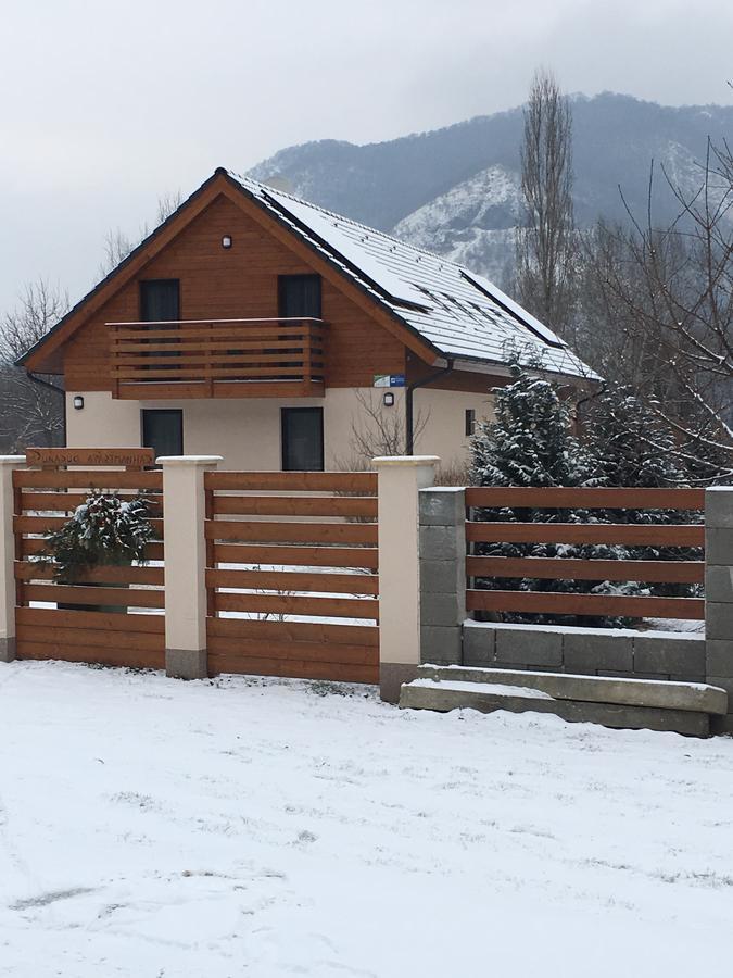 Dunazug Apartmanhaz Domos Luaran gambar