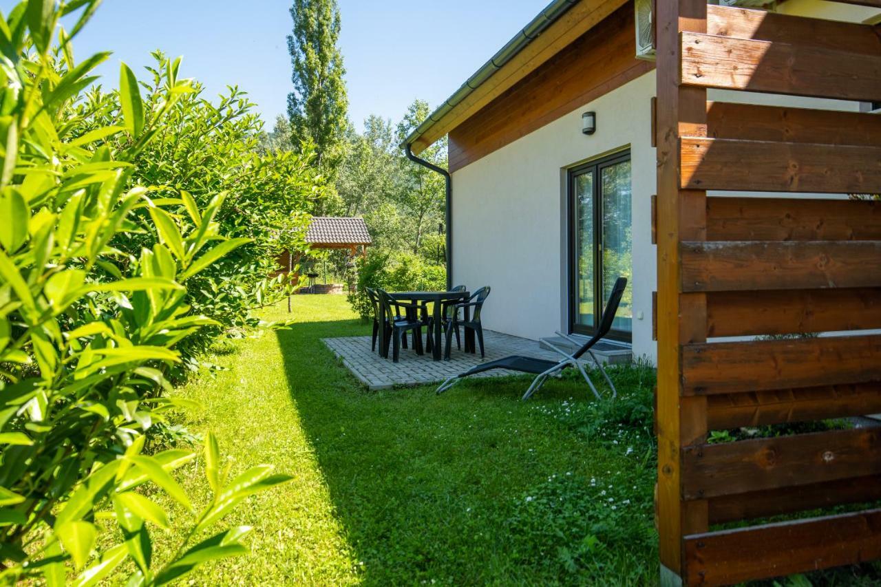 Dunazug Apartmanhaz Domos Luaran gambar