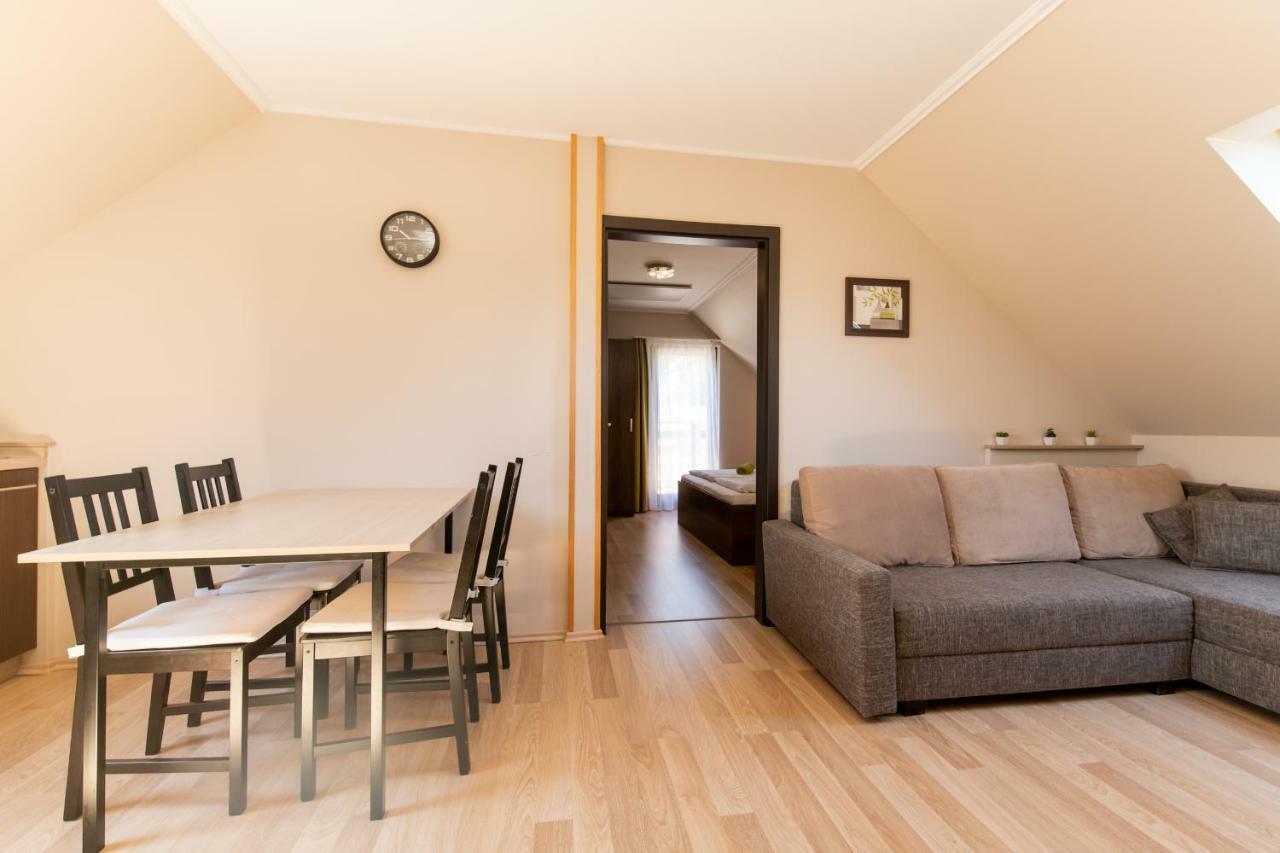 Dunazug Apartmanhaz Domos Luaran gambar