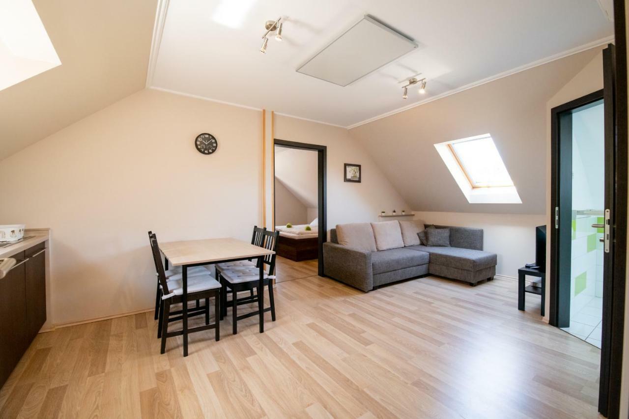 Dunazug Apartmanhaz Domos Luaran gambar