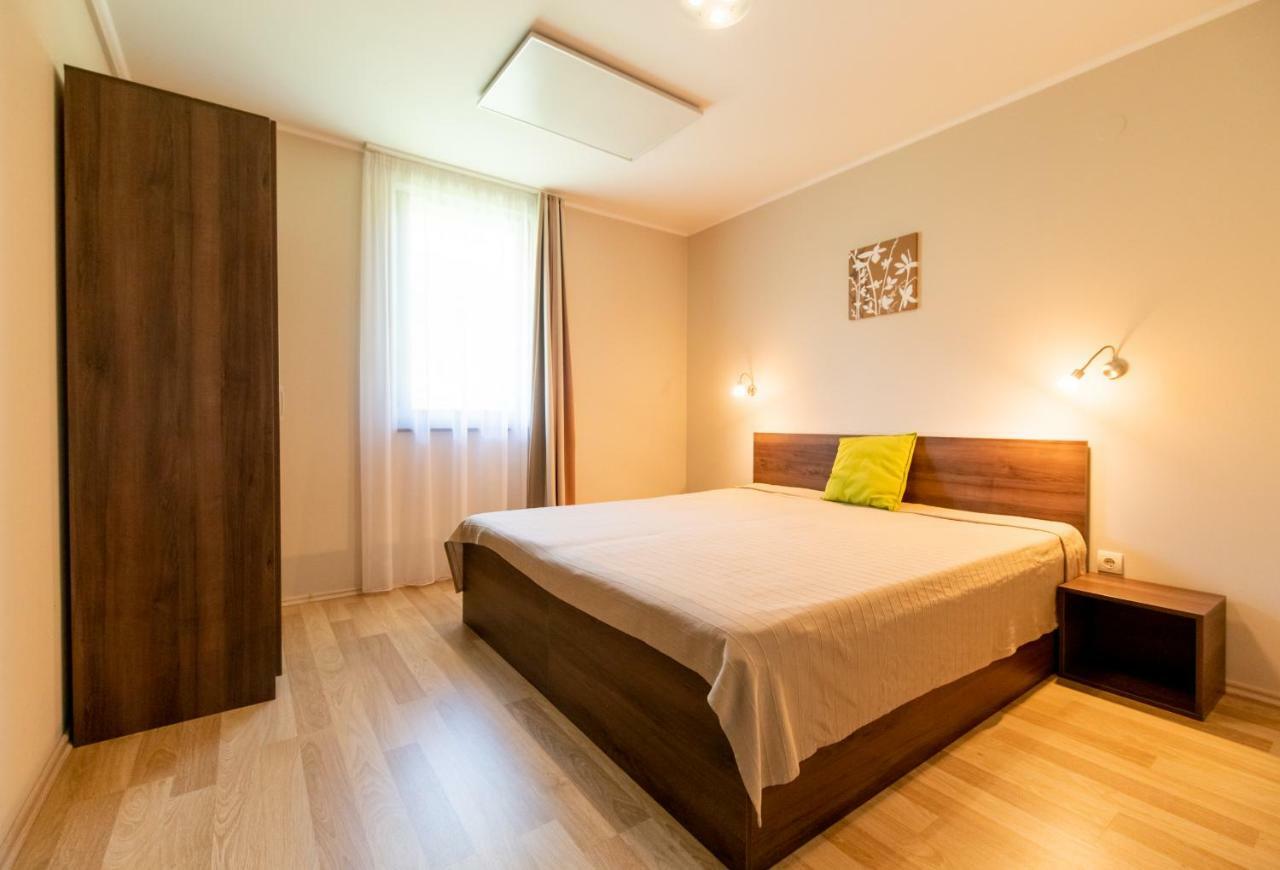 Dunazug Apartmanhaz Domos Luaran gambar