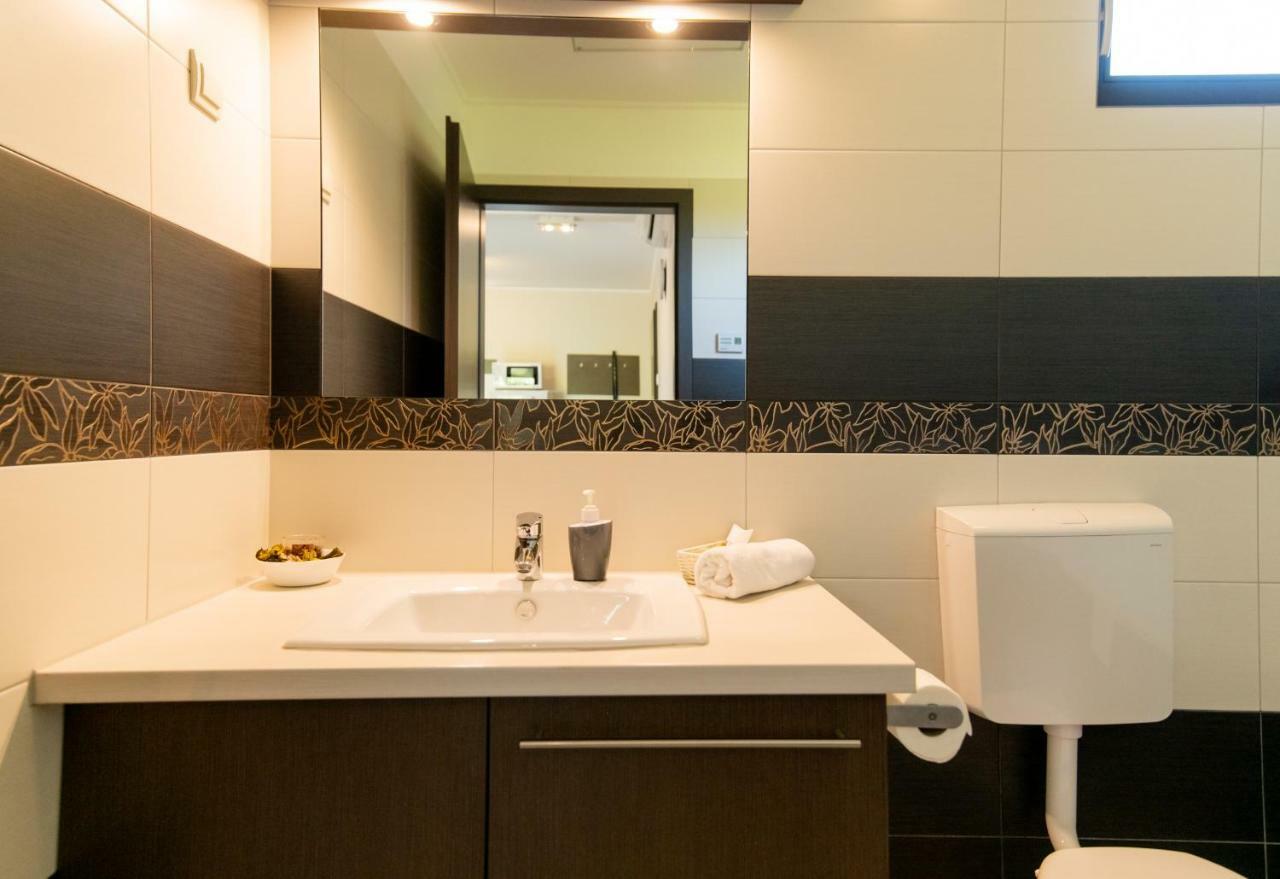 Dunazug Apartmanhaz Domos Luaran gambar